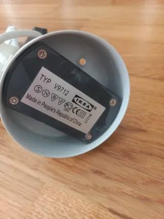 Aplique de pared plateado y blanco