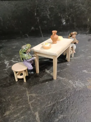 Mesa  para belén, figuras niños NO INCLUIDAS.