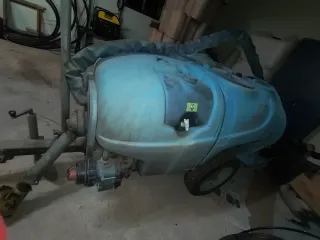 Atomizadora 800 litros semi nueva