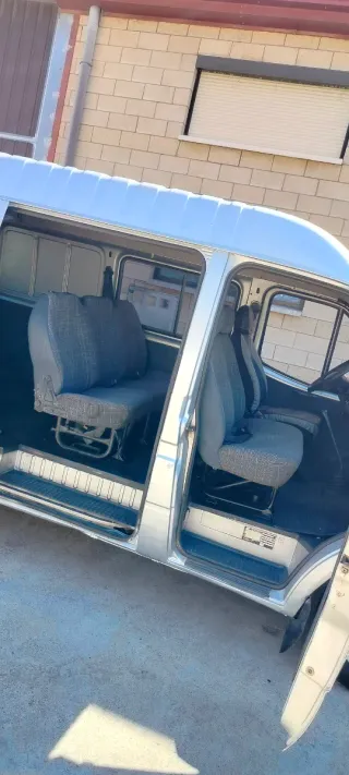 Ford Transit 2.5 diésel 80 cv 6 plazas