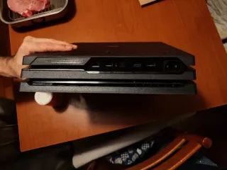 PlayStation 4 Pro 2TB+controller+supporto+videogam