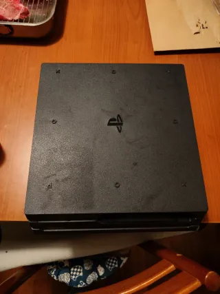 PlayStation 4 Pro 2TB+controller+supporto+videogam