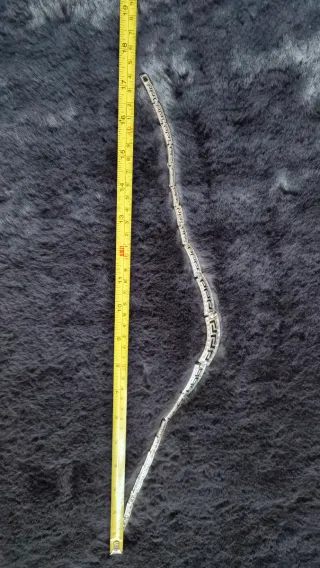 Collar diseño griego plateado con piedras blancas