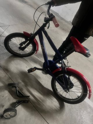 Bici Spiderman niño con ruedas auxiliares
