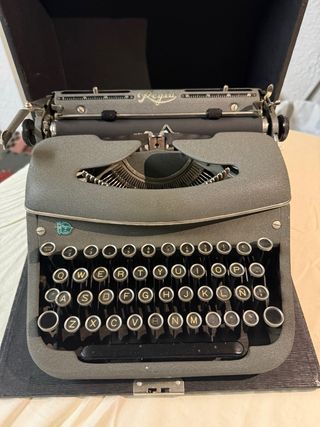 Máquina de escribir Regia Mixta