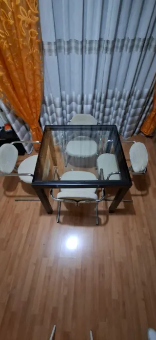 Mesa de cristal extensible negra