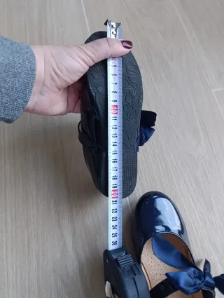 Lote zapatos niña charol blanco / azul marino