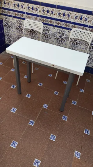 Tavolo da cucina bianco e sedie