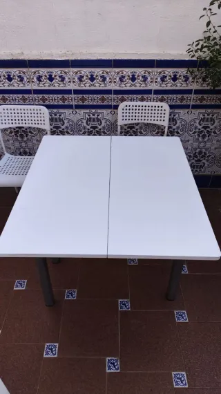 Tavolo da cucina bianco e sedie