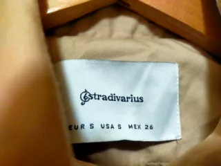 Gabardina Stradivarius Beige