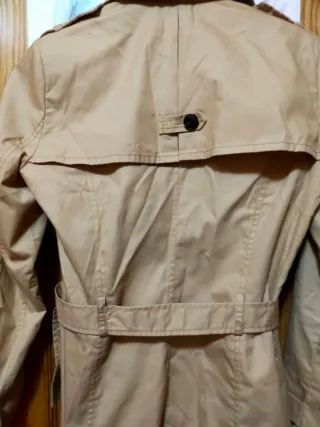 Gabardina Stradivarius Beige