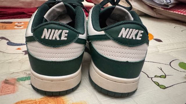 Zapatillas Nike Verdes y Blancas