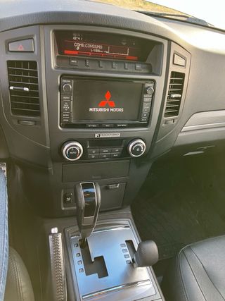 Mitsubishi Montero 2014
