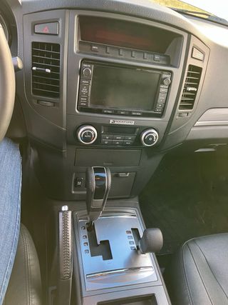 Mitsubishi Montero 2014