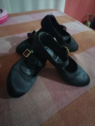 Zapatos de baile o fallera negros