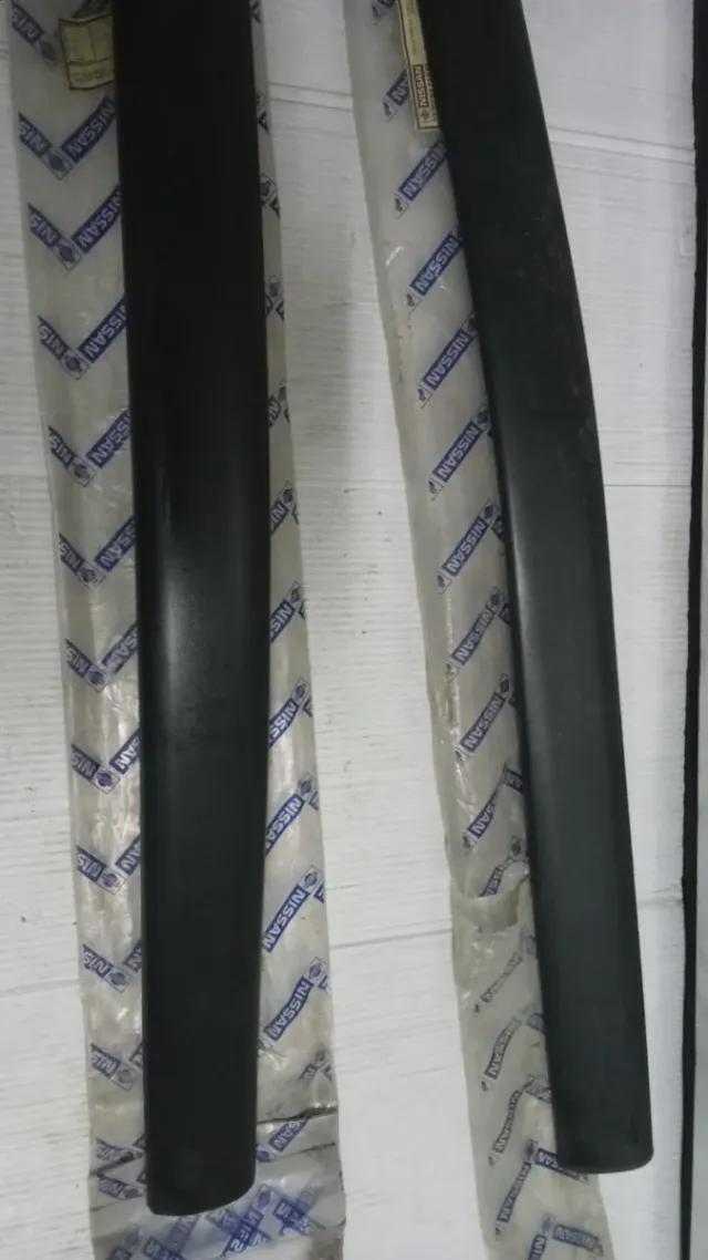 Moldura Puerta Delantera Izq Nissan Micra