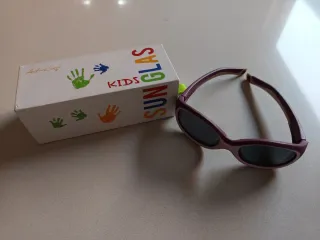 Gafas de sol infantiles rosas y moradas