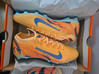 Nike mercurial vapor 16 kylian mbappe