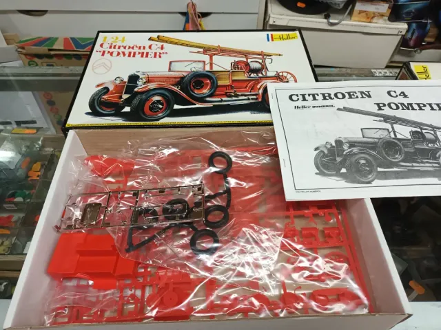 Modello in scala 1/24 del Citroën C4 Pompier di Heller