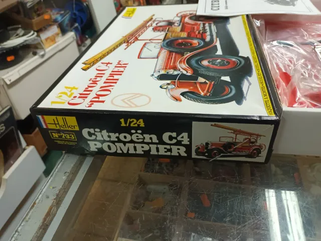 Modello in scala 1/24 del Citroën C4 Pompier di Heller