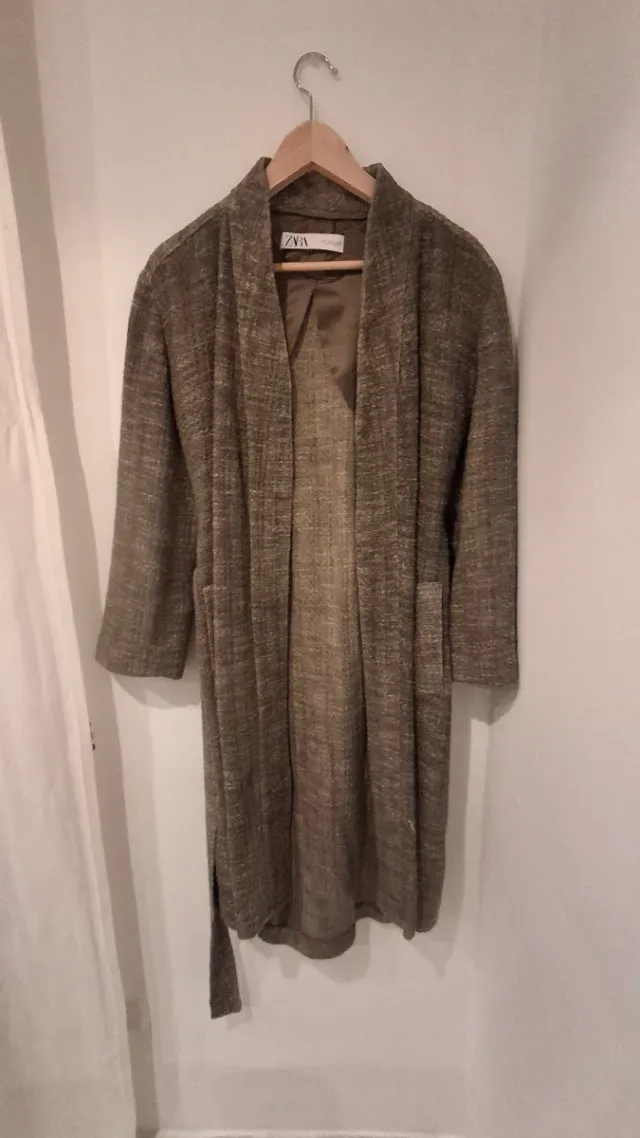 Chaqueta larga Zara estilo bata