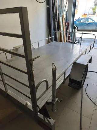Remolque metálico plataforma