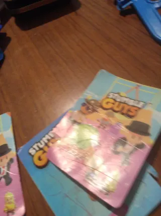 Son. Muy. Guapos. Estos. Juguetes. Ay. Más jugue