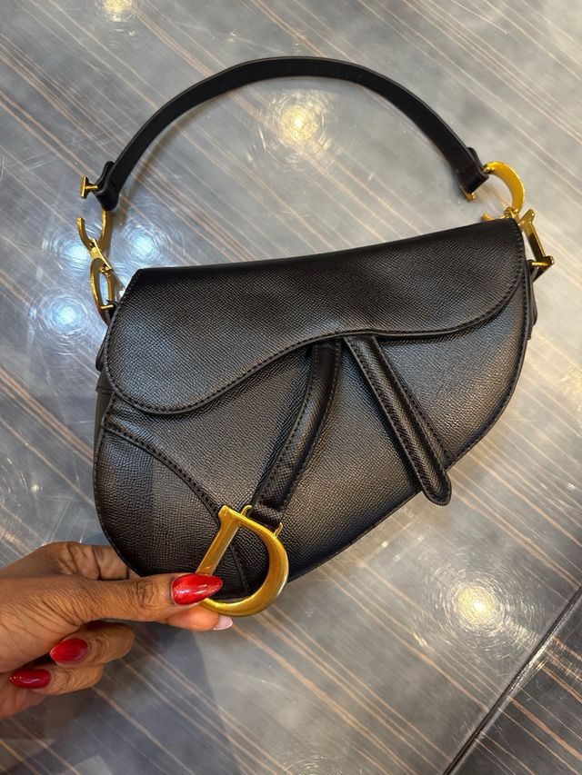 Bolso Christian Dior Clásico Negro Dorado