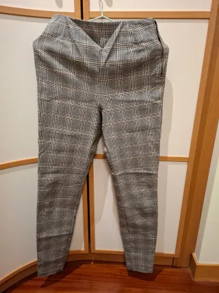 Pantalón gris cuadros elástico