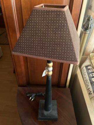 Lámpara de mesa madera y tela
