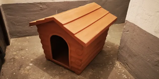 Caseta para perro de resina marrón