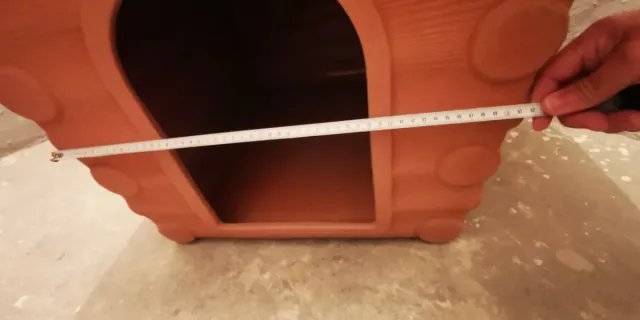 Caseta para perro de resina marrón