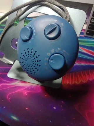 Radio de diseño azul.Am/Fm