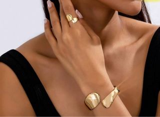 Conjunto Pulsera y Anillo Dorado