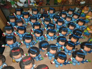 Lotazo 72 figuras Mafalda comics spain años 80 pvc