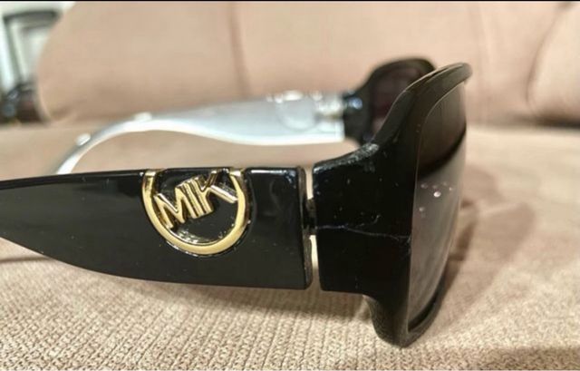 Gafas de sol Michael Kors negras
