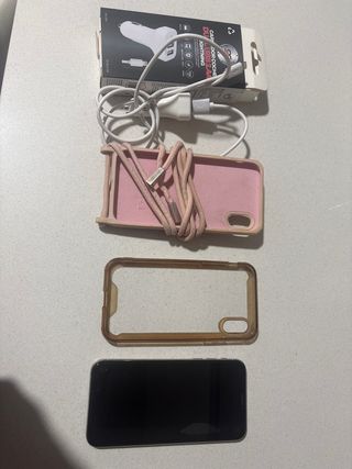 iPhone XS + Caricatore Auto + 2 Custodie