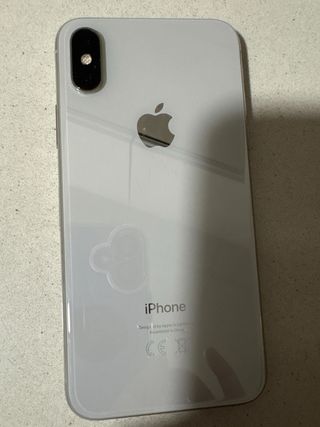 iPhone XS + Caricatore Auto + 2 Custodie