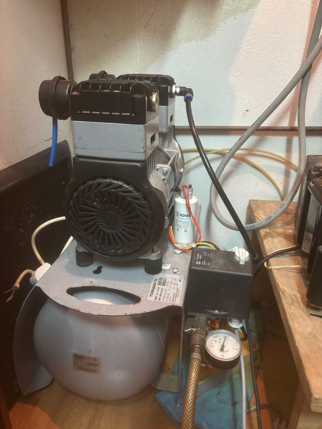 Compresor y motor aspiración dental