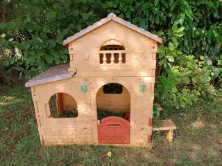 Casita de plástico para niños Feber
