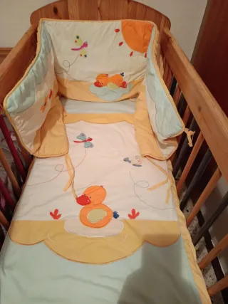 Cuna de madera para bebé