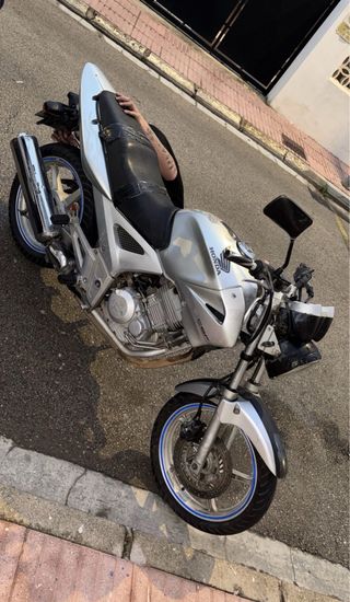 Honda CBF 250