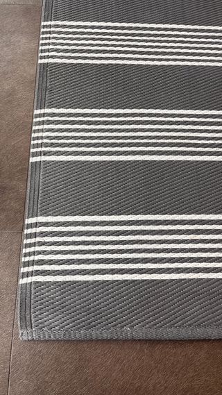 Alfombra rayas gris y blanco poliéster