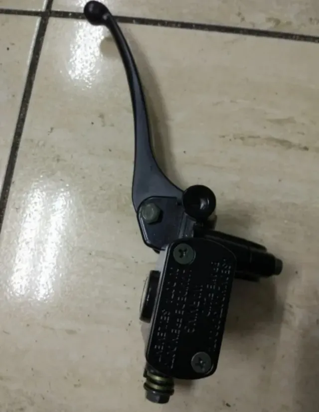 Bomba freno scoopy 49 y 100 nueva a estrenar