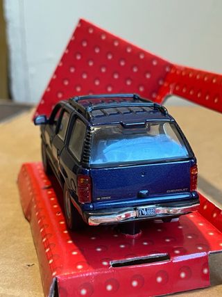 Chevrolet Tahoe 1:43