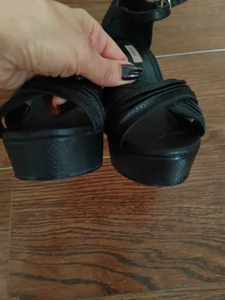 Sandalias Uterque Piel Tacón Negro