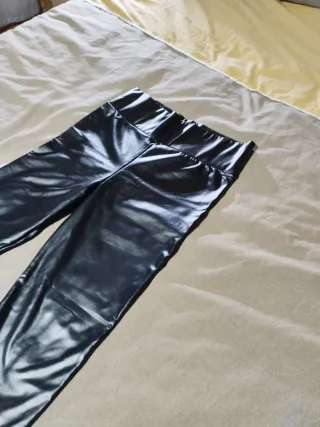 Pantalón vestir efecto piel negro termico