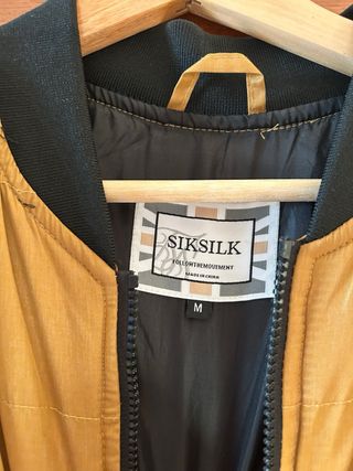 Abrigo SikSilk Marrón y Negro