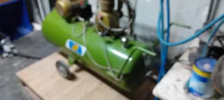 Compresor de aire verde