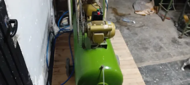 Compresor de aire verde